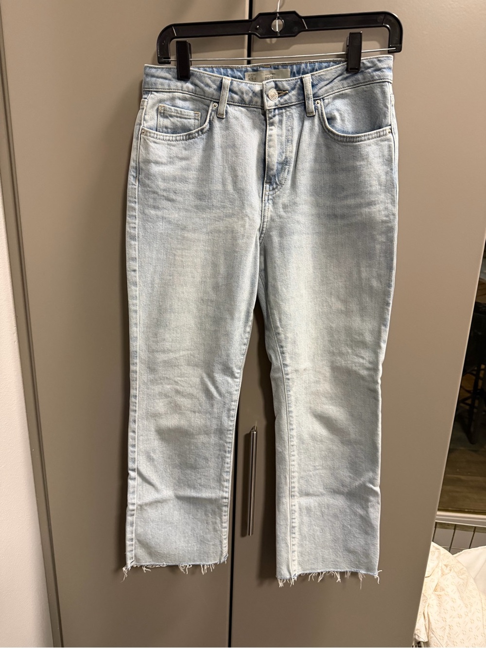Topshop Light Blue Straight Crop Jeans! Free 28 X 30! Perfect shape!